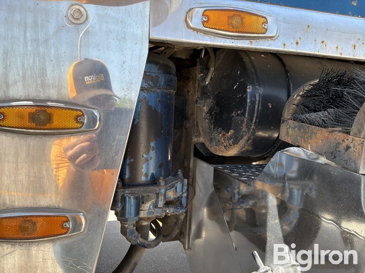 1988-peterbilt-379-image-18