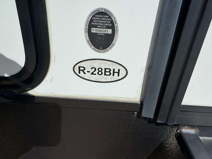 2021-radiance-28bh-bumper-pull-camper---bunks-image-32