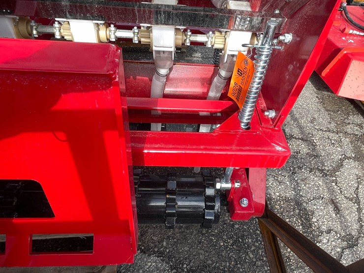 #9028-•-unused-agt-70-skid-steer-universal-mount-(o12)-image-15