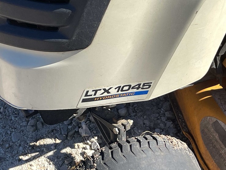 #6960-•-cub-cadet-ltx-riding-lawn-mower-image-13