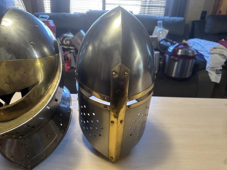 antique-helmets-image-6