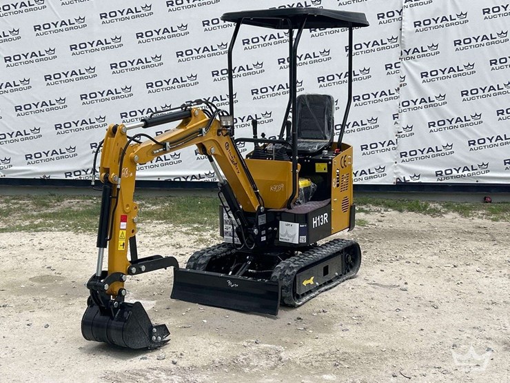 2026-cfg-industrial-h13r-mini-excavator-image-1