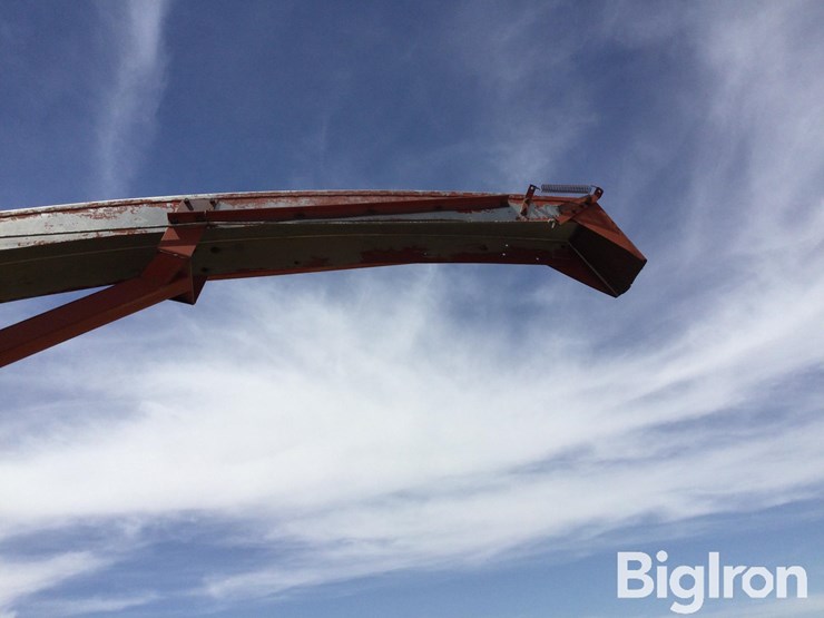 new-holland-880-image-19