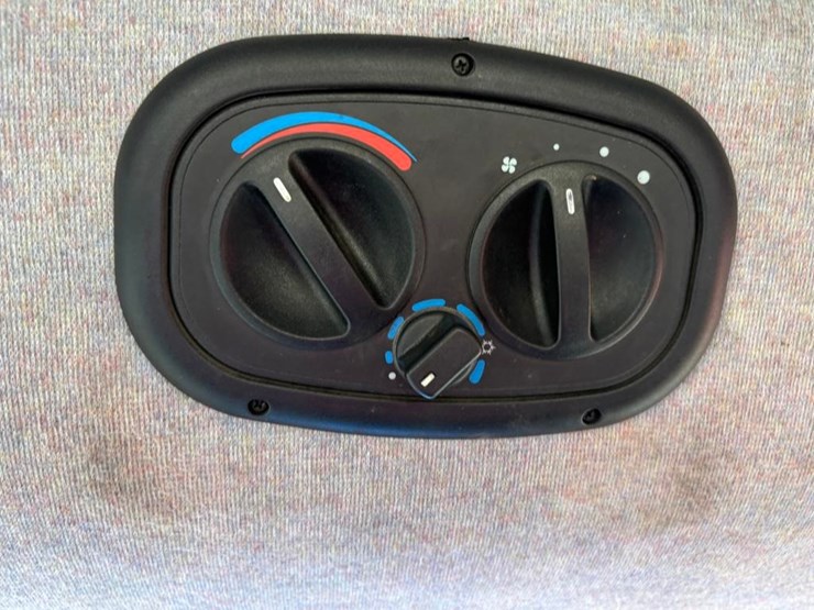 new-holland-tn75da-image-29