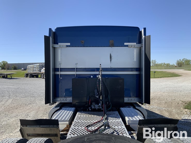 2015-kenworth-t660-image-18
