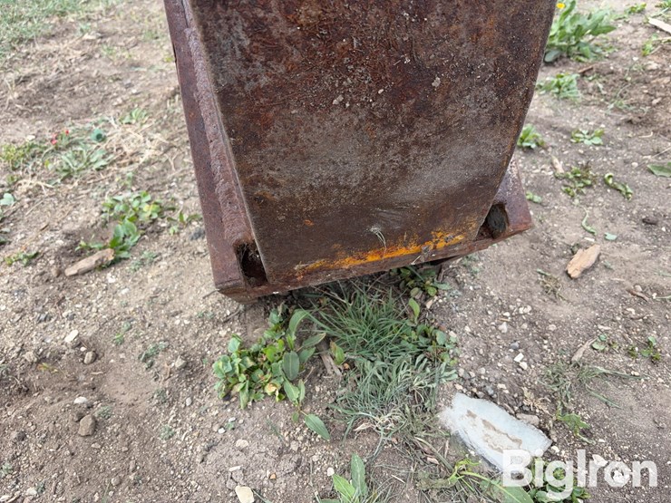 at1011631-bucket-image-16