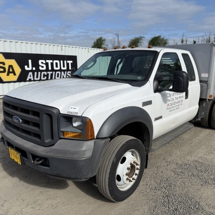 2005 FORD F550 XL SD