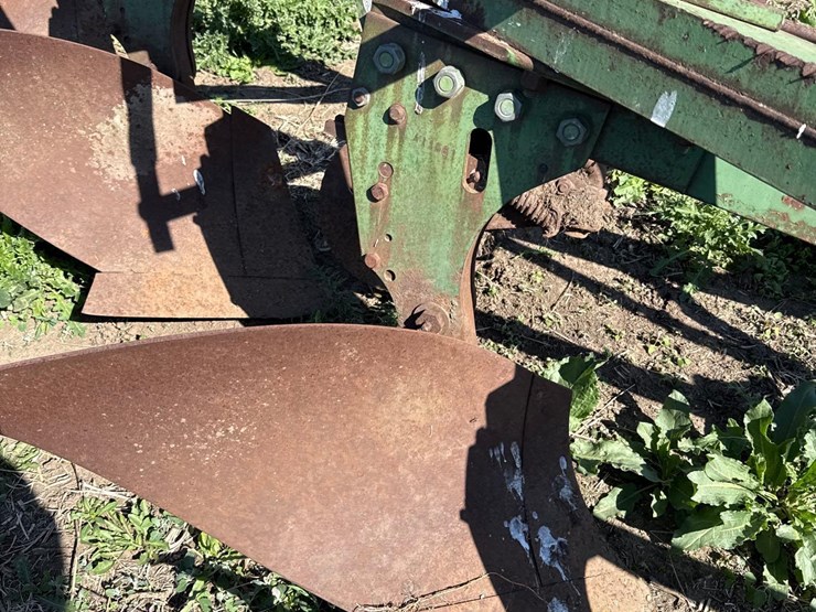 john-deere-145-image-14