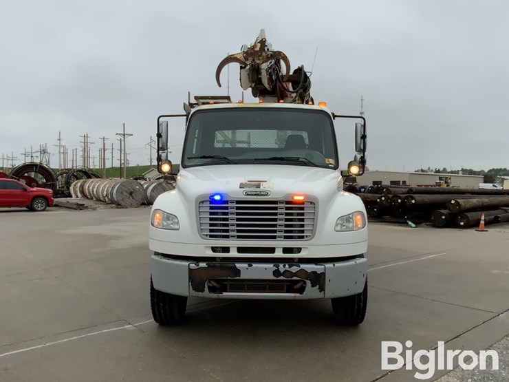 2012-freightliner-m2-106-image-2