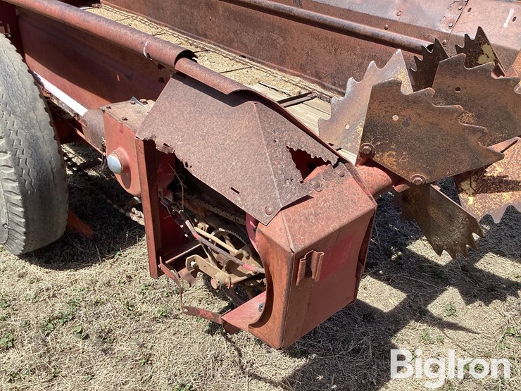 new-holland-328-image-17