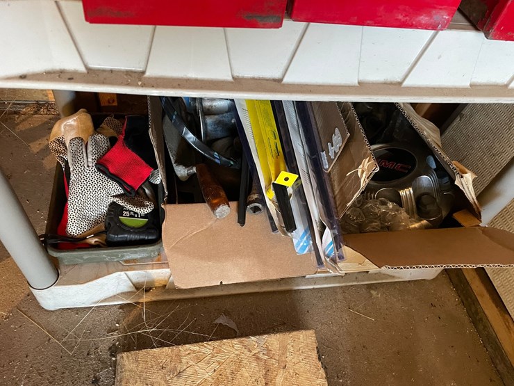 #7024-•-shelf,-cabinet-and-contents-image-8