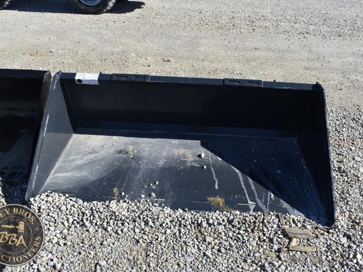 light-material-wolverine-bucket-attachment-42037-image-1