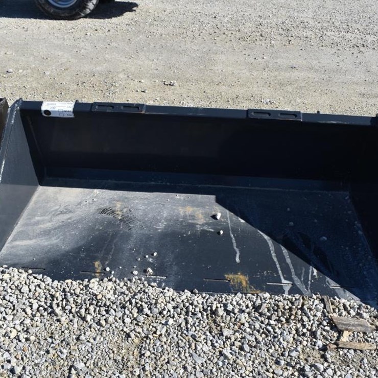 Light Material WOLVERINE BUCKET ATTACHMENT 42037