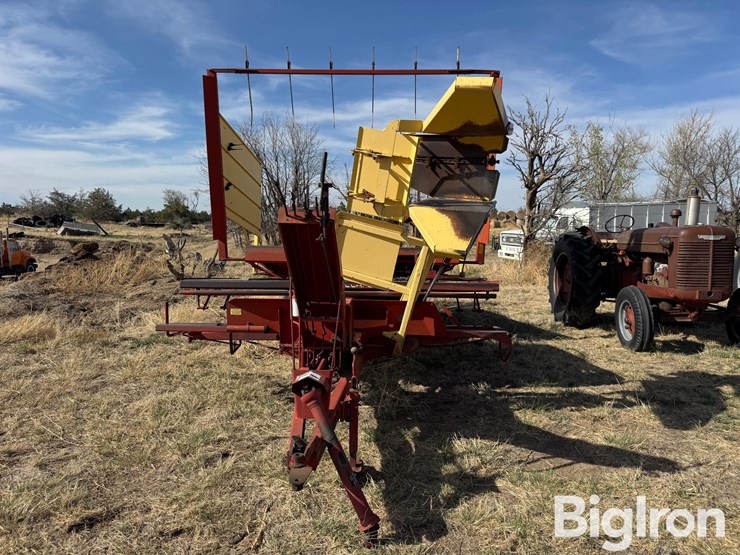 new-holland-1037-image-2