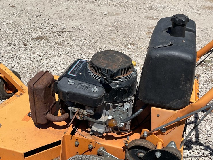 #7400-•-scags-walk-behind-lawn-mower-image-2