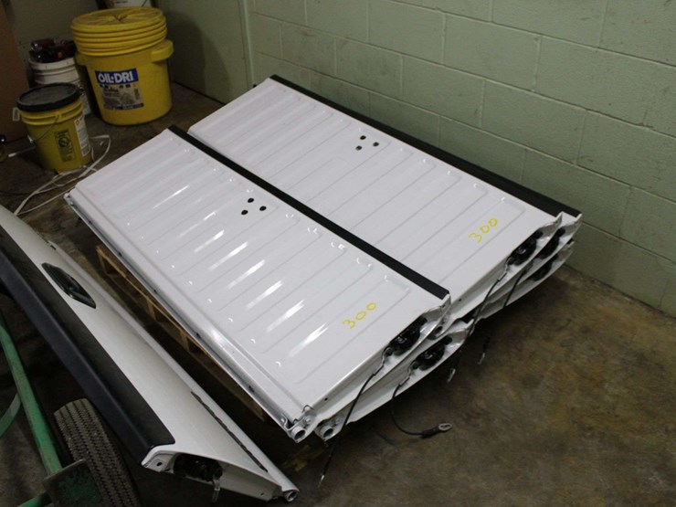 tail-gates-for-gmc-sierra-piu-image-6