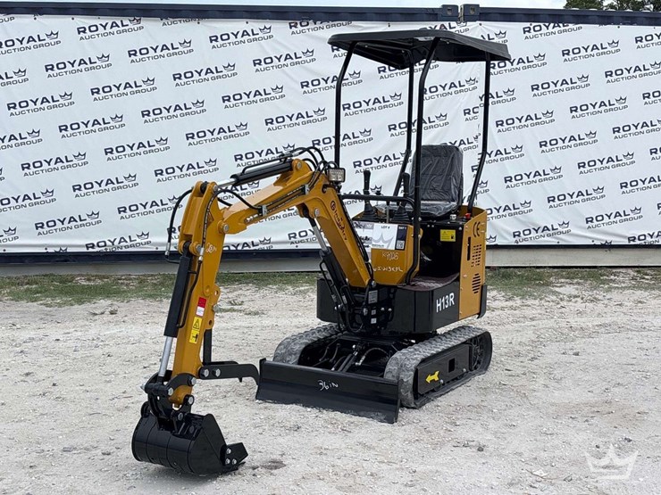 2026-cfg-industrial-h13r-mini-excavator-image-1
