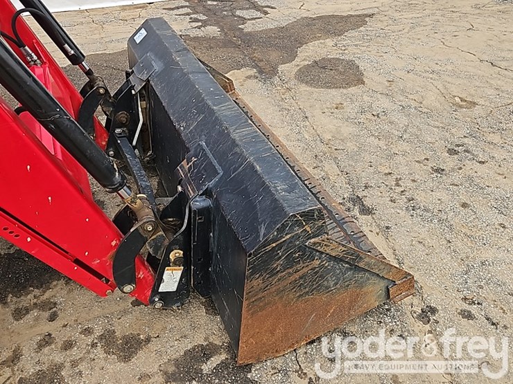 2014-massey-ferguson-1749-image-13