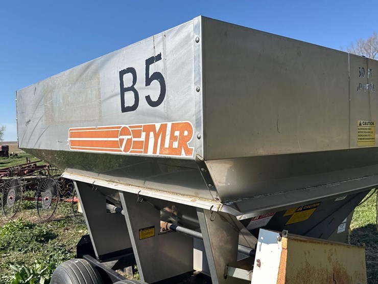 tyler-10-ton-fertilizer-spreader-image-20