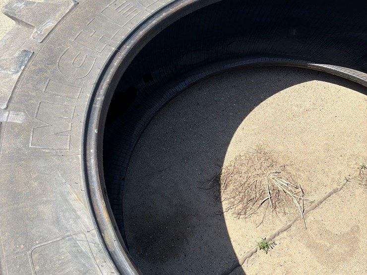 1-michelin-520/85r46-tire-image-5