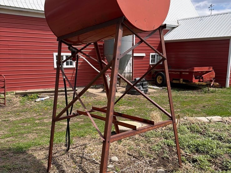 300-gallon-fuel-barrel-w/-stand-image-2