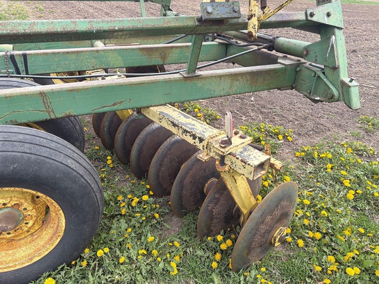 john-deere-230-image-10