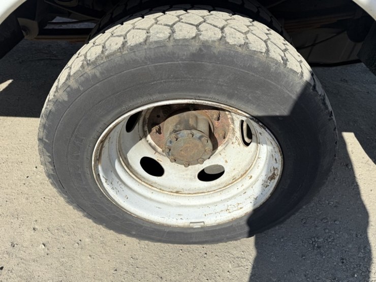 2004-ford-f550-sd-image-18