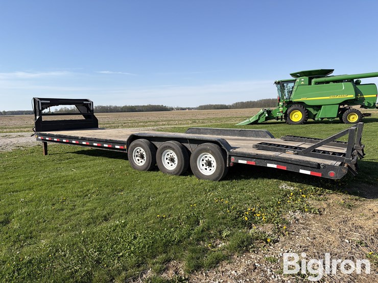 2009-load-max-tri/a-gooseneck-flatbed-trailer-image-7