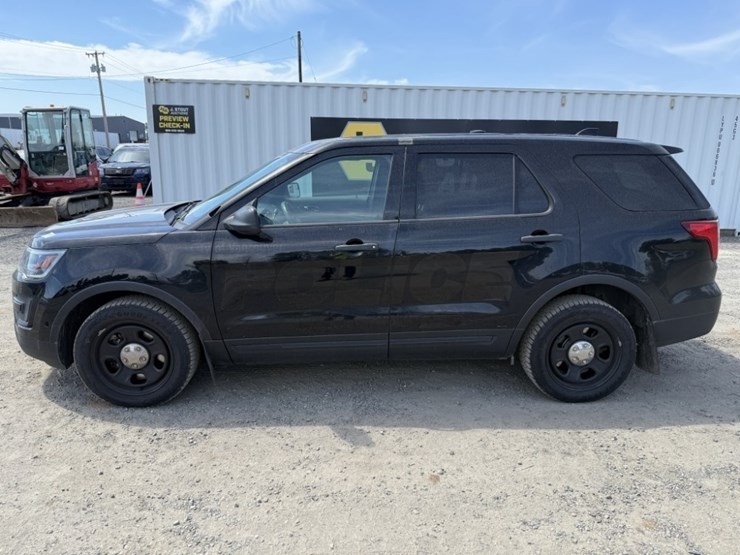 2017-ford-explorer-image-7