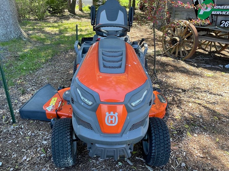 #6929-•-new-husqvarna-riding-lawn-mower-image-2