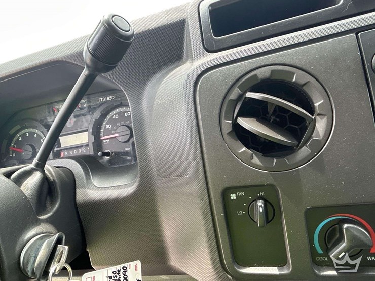 2011-ford-e450-image-18