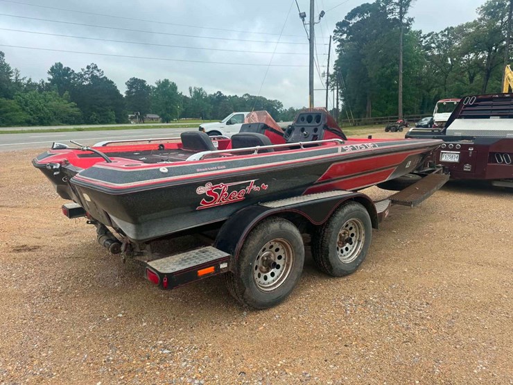 skeeter-sf175df-bass-boat-(no-motor)-image-7