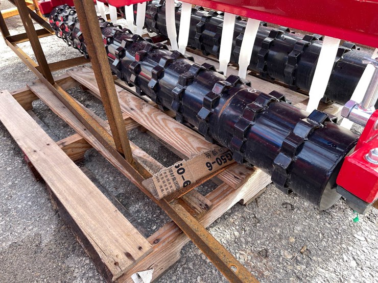 #9028-•-unused-agt-70-skid-steer-universal-mount-(o12)-image-10