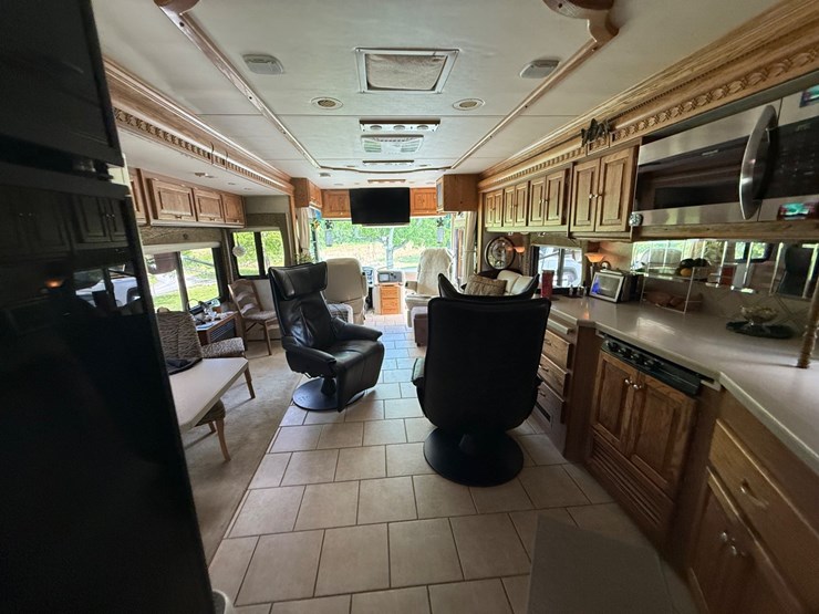 #7-•-2005-tiffin-phaeton-40’-–-premium-refurbished-coach-image-14