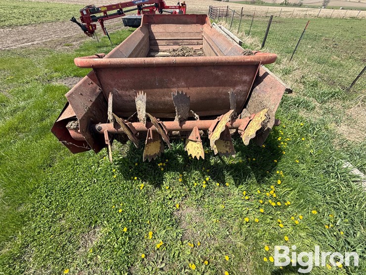new-holland-519-image-6