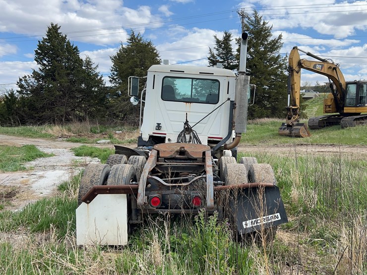 2000-mack-ch613-image-8
