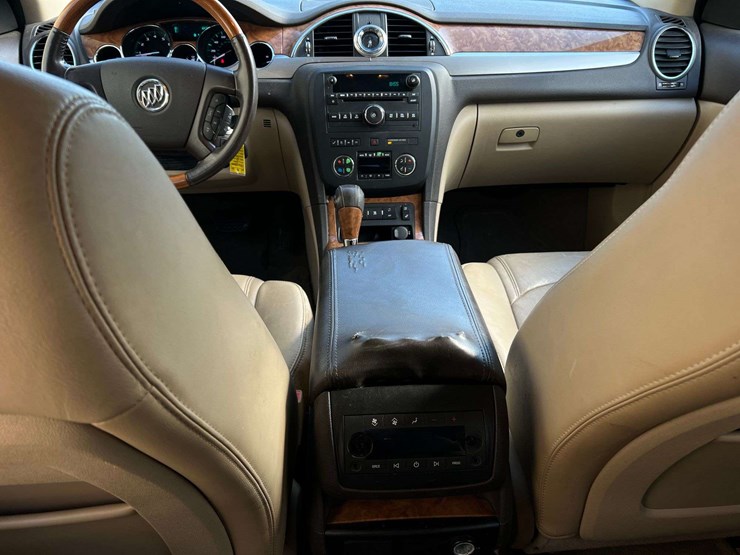 2011-buick-enclave-cxl-image-34