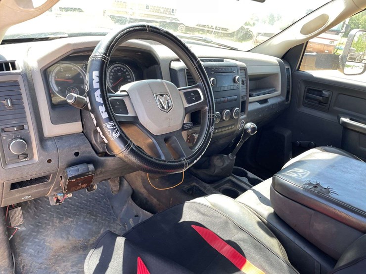 2011-dodge-ram-3500hd-image-11
