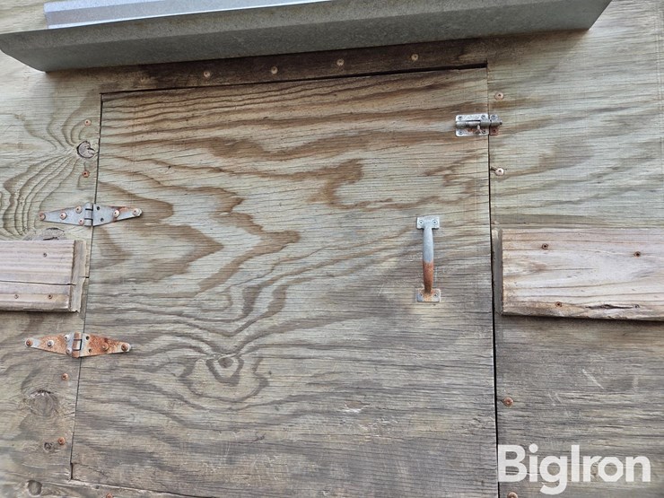 shop-built-wood-livestock-feeder-image-18