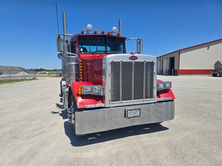 2007-peterbilt-379-image-33