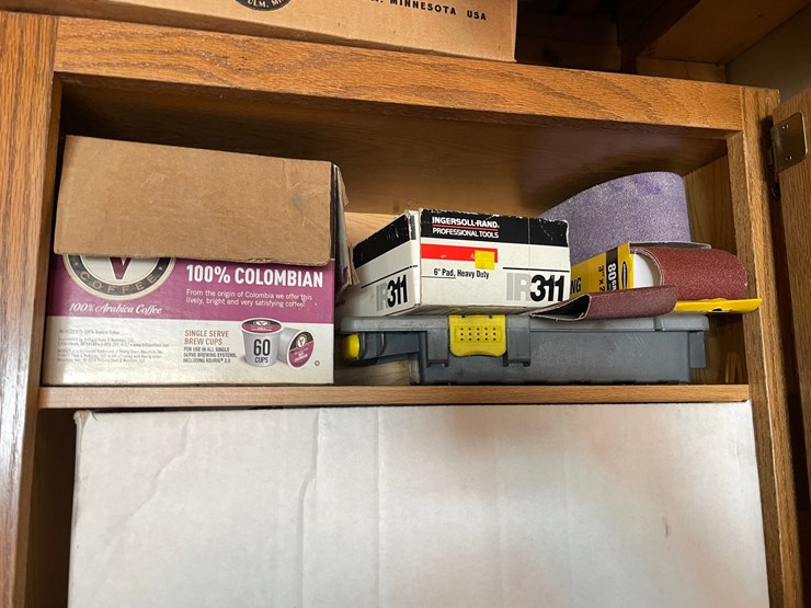 #7024-•-shelf,-cabinet-and-contents-image-4