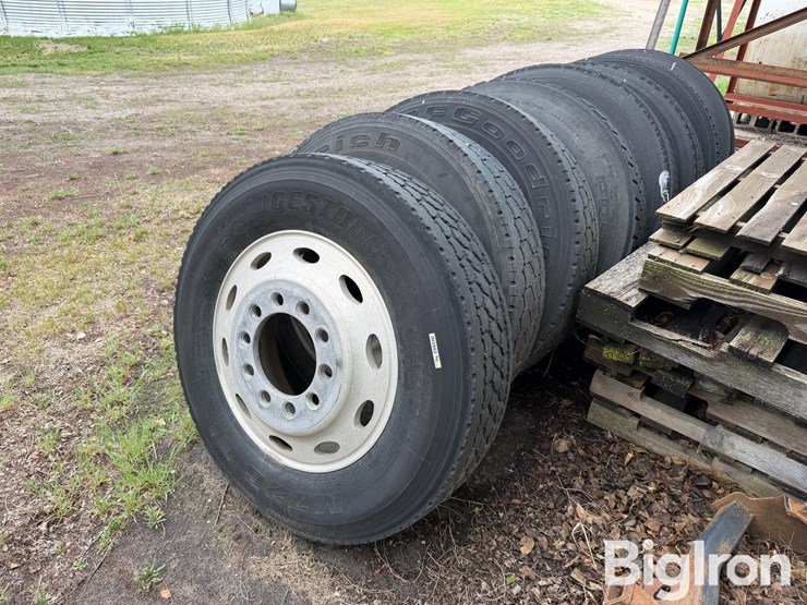 truck-tires-&-rims-image-1