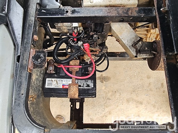 2013-bobcat-3400xl-image-23