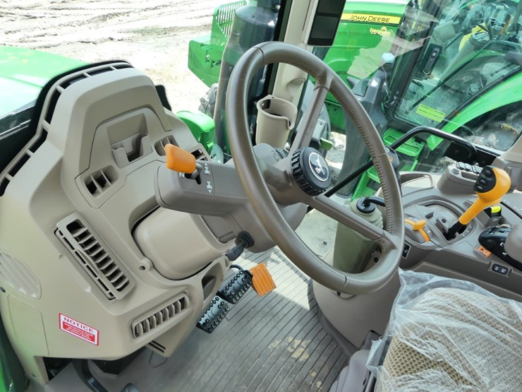 2023-john-deere-6110m-image-12