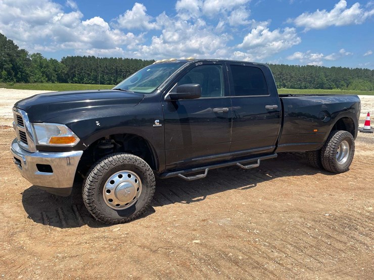 2012-dodge-ram-3500-image-1