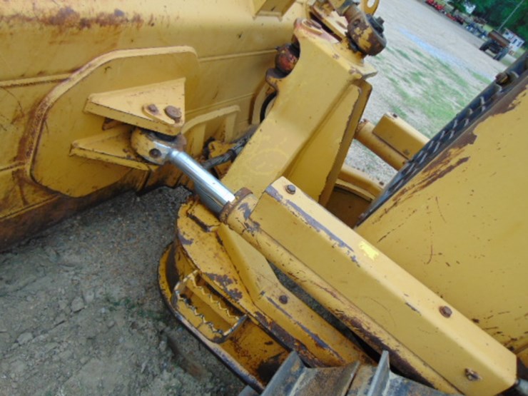 2005-caterpillar-d4g-xl-image-7