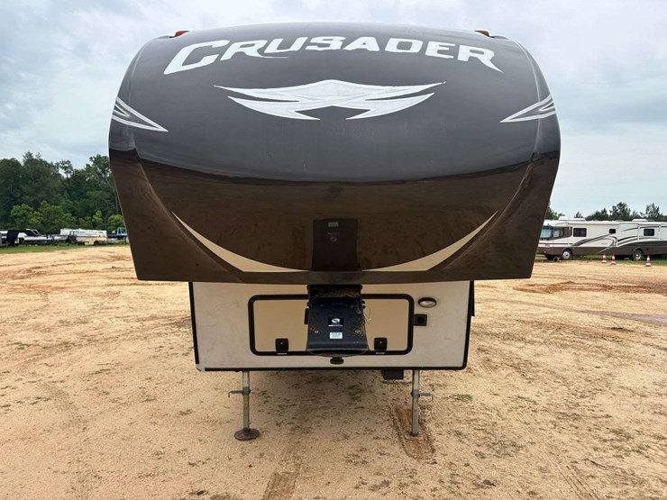 2015-forrest-river-crusader-5th-wheel-travel-trailer-image-5
