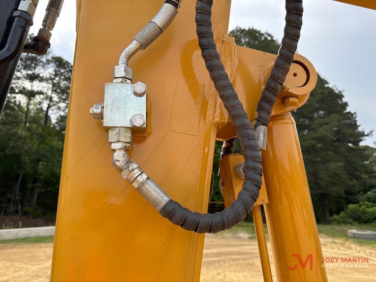 2021-caterpillar-305.5-image-14