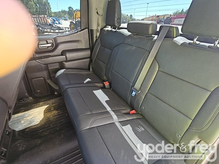 2022-chevrolet-silverado-1500-image-35