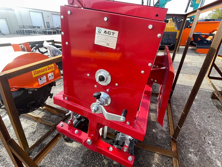 #9027-•-unused-agt-70-skid-steer-universal-mount-(o12)-image-7